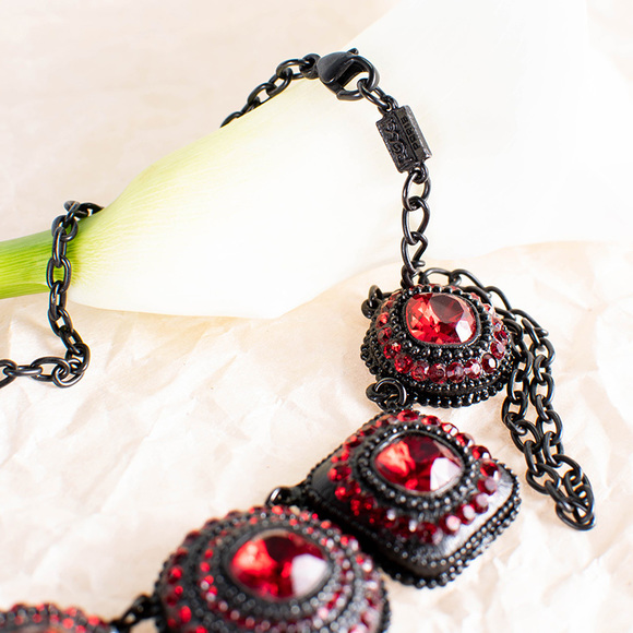 POGGI BLACK & RED EVENING NECKLACE | WOMENS - Picture 4 of 4